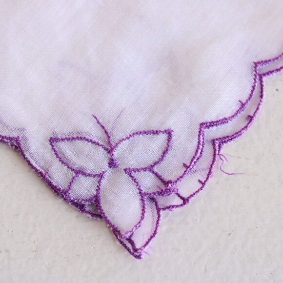 Vintage Handkerchief, Purple Flower Embroidery on White Cotton Hankie - Picture 3 of 10